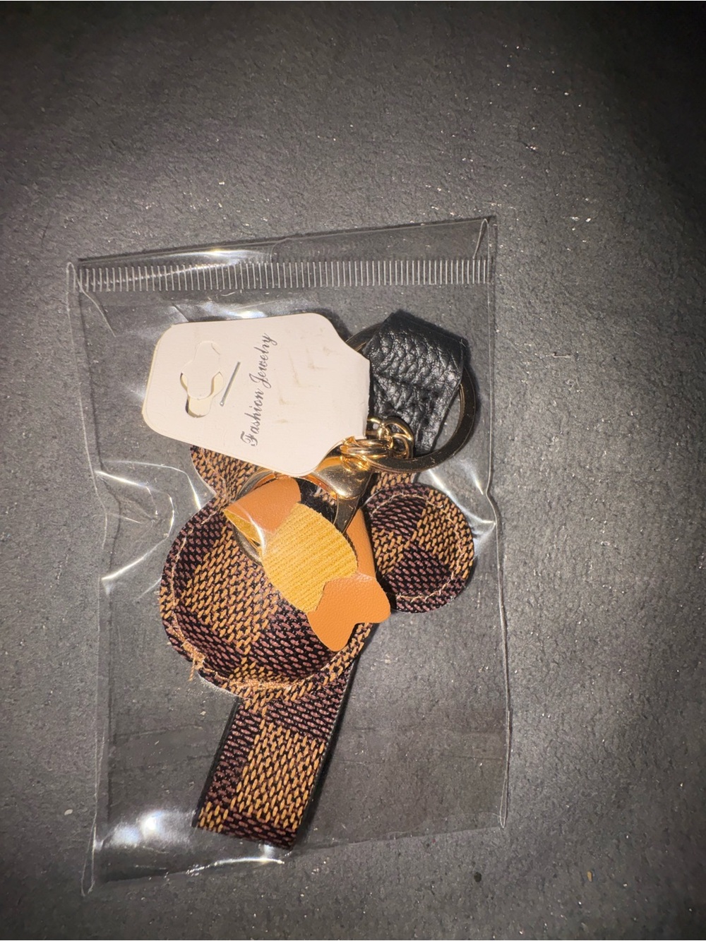 Fashion Jewelry Brown Checkered Mousd Keychain with Gold Hardware